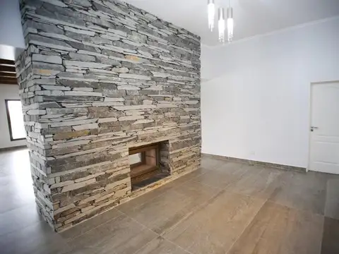 Casa 6 ambientes con 4 baños
