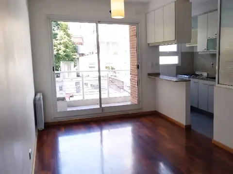 Belgrano (Blanco Encalada 2877 3° frente) - Alquiler Excelente Semipiso 2 amb c/ baño y toilette