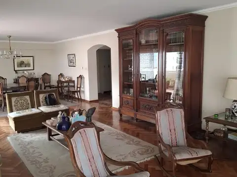Elegante departamento 4 dormitorios en  venta centro salta
