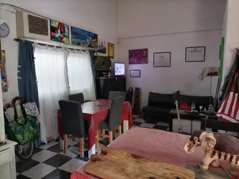 ph tipo casa de 3 amb y medio al frente con patio sin expen