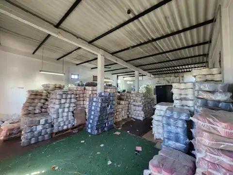 Galpon en Venta en Parque Chacabuco, USD 930.000