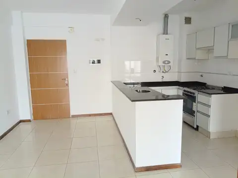 Dpto. 2 amb con Bcón al Fte. 50M2 totales. Apto Profesional. Excelente Estado. Ubicación excepcional.