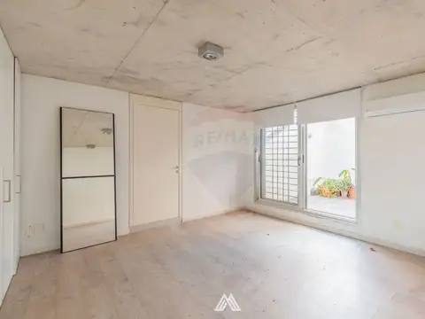 VENTA APTO TRIPLEX UN DORM 2 BAÑOS PARR. POCITOS