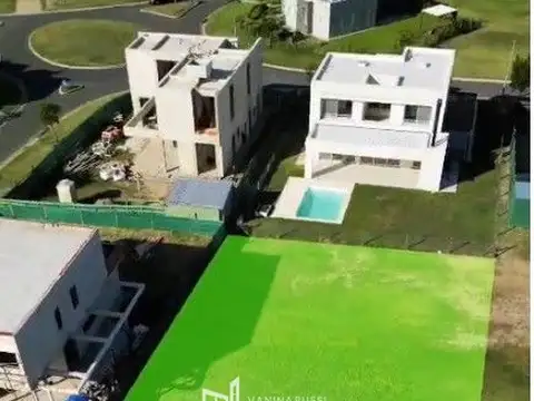 Puertos Del Lago, 100