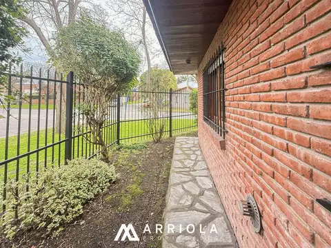 Casa 4 ambientes con 1 baño