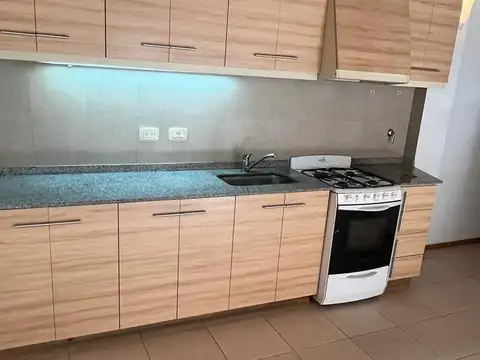 Casa 2 ambientes con 1 baño