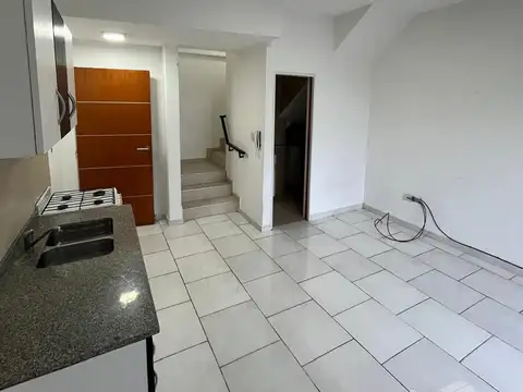 Departamento en Alquiler en Barrio Parque San Martín, $ 580.000