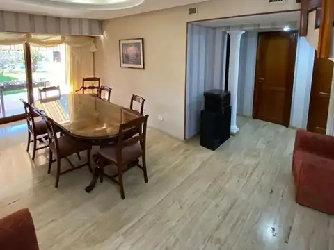 Casa 5 ambientes con 5 baños
