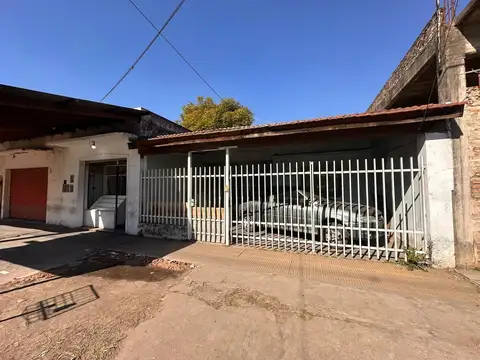 Venta casa 2 amb con local en Jose C paz Apto Cred