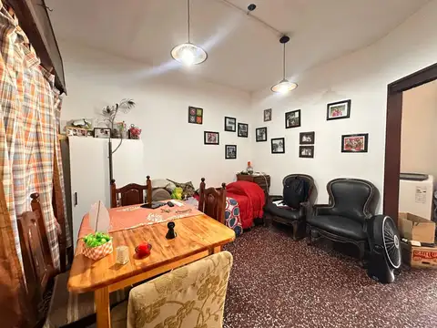 Venta casa 2 amb con local en Jose C paz Apto Cred