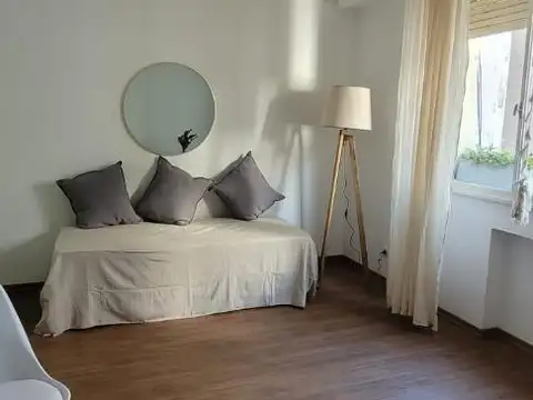 Monoambiente muy luminoso en Viamonte y Reconquista