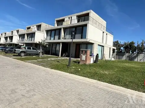 El Olivar. Av. Constitución 700