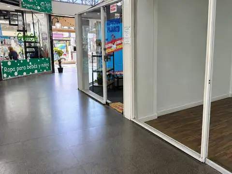Local Galería Vía Roma Avellaneda ubic al ingreso!