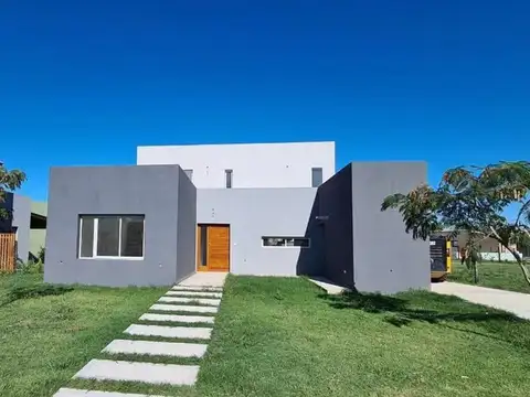 CASA SANTA EMILIA A LA VENTA - CUAN PROPIEDADES