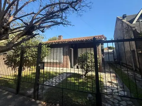 Casa 3 ambientes con 2 baños