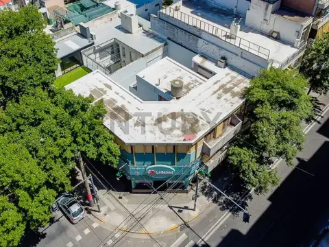 VENTA - LOTE - ESQUINA - 241M2 en Abasto, Rosario Lote en esquina ideal para constructora o desa...