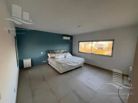 Venta - Casa 4 Ambientes, Jardin, Pileta - Santa Catalina, Villanueva, Tigre