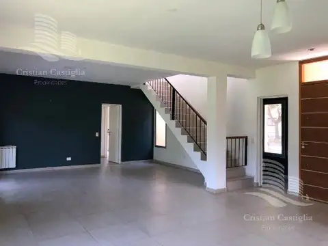 Casa en Alquiler de 3 dormitorios