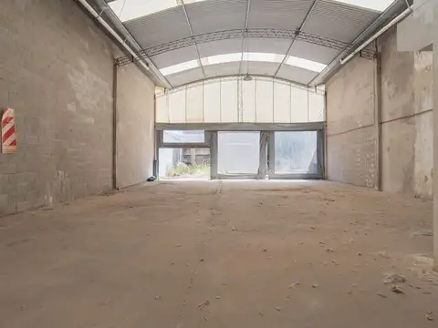 VENTA GALPON DEPOSITO EN RAMOS MEJIA 240 MTS