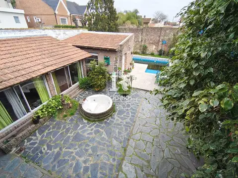 Casa 7 ambientes con 3 baños