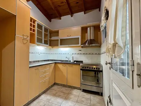 Depto Tipo Casa 4 ambientes con 2 baños