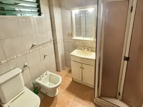 Casa el frente de 2 dormitorios en alquiler