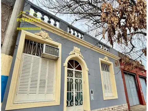 Casa el frente de 2 dormitorios en alquiler