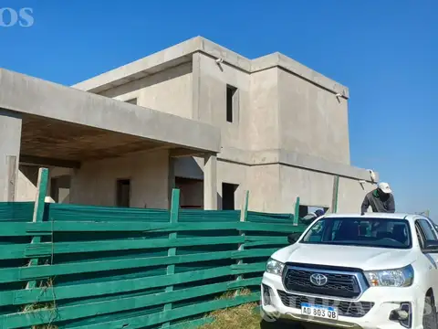 Casa en venta en el Barrio Amarras, Puertos / Escobar