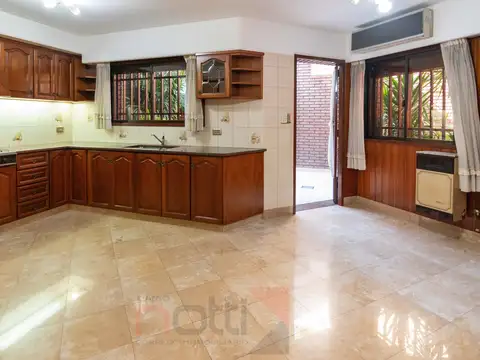 EXCELENTE UBICACION PARA UN CUATRO AMBIENTES