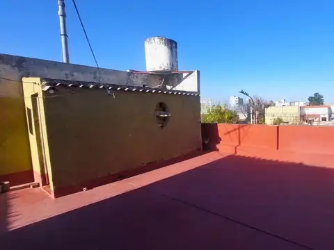 VENTA PH 4 AMB C/COCHERA Y TERRAZA V.ALSINA  LANUS