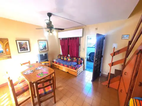 Depto Tipo Casa en Venta 40 años