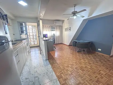 Amplio y luminoso 2 ambientes con Cocina Refaccionada y Seguridad 24 hs
