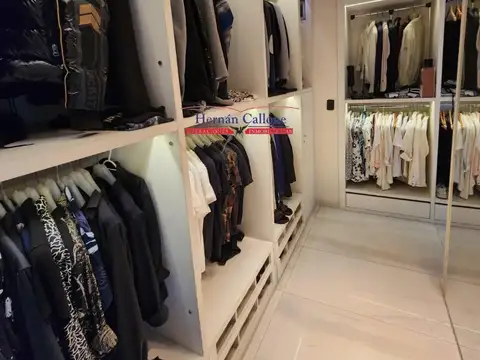 EXCELENTE SEMIPISO 4 AMB. CON COCHERAS, BALCÓN Y BAULERA