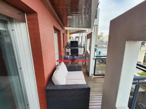 EXCELENTE SEMIPISO 4 AMB. CON COCHERAS, BALCÓN Y BAULERA