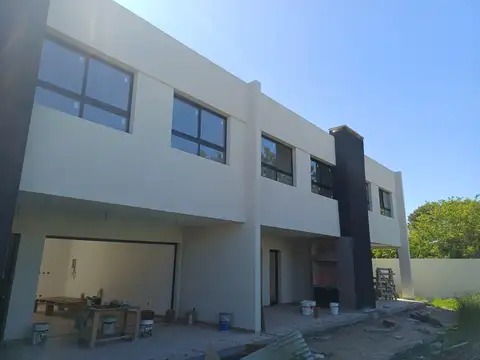 Casa en Venta al Este