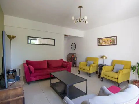 Depto Tipo Casa en Venta con 1 cocheras