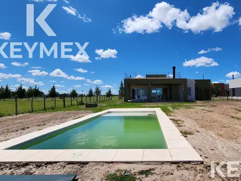 Casa 4 ambientes con 2 baños