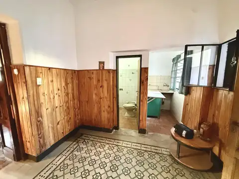Casa 9 ambientes con 3 baños
