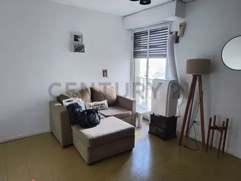Diag. 80 esq. 119 - Departamento de 2 Dormitorios al Frente en Alquiler - Barrio Hipodromo