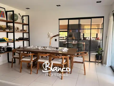 Casa en Alquiler en San Gabriel, USD 3.000