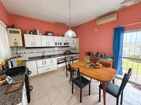 Venta Casa Liniers 3 ambientes Cochera Terraza