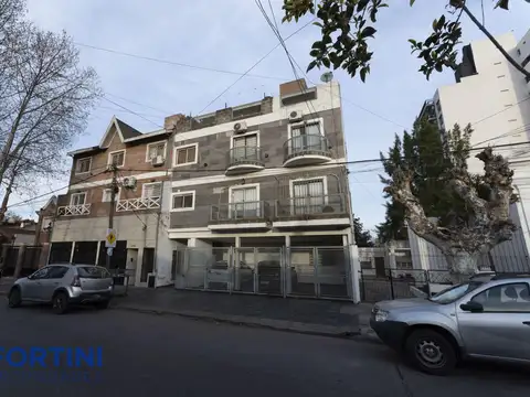 Venta PH 3 ambientes cochera cubierta centrico Villa Ballester