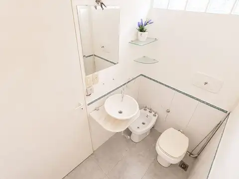 2 AMBIENTES BAJAS EXPENSAS  PRIMER PISO ESCALERA