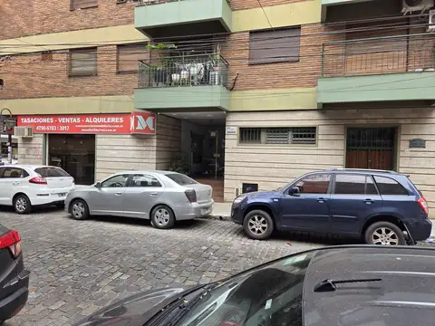 Departamento de 3 ambientes en Olivos en un 3er Piso con excelente ubicación.