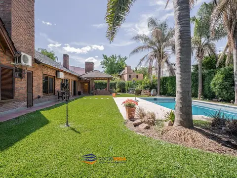 Casa 5 ambientes con 3 baños