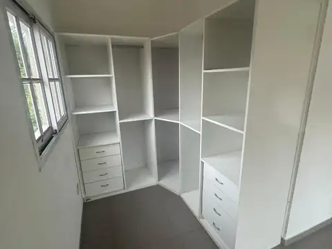 Depto Tipo Casa en Alquiler de 3 ambientes