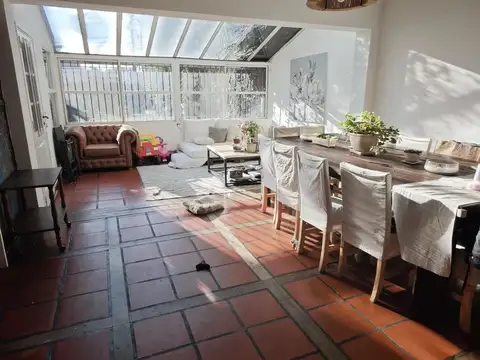 Casa 6 ambientes con 3 baños
