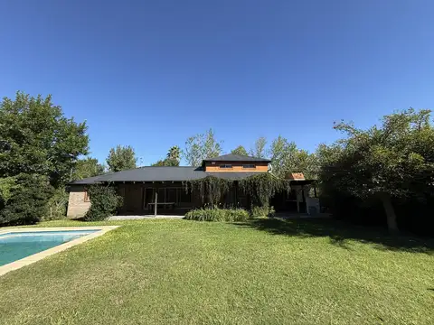 Casa en Venta de 4 Dormitorios con pileta en - San Eduardo - Fisherton - Rosario