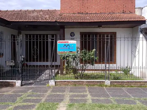 Casa - Venta - Argentina, BURZACO - BUENOS AIRES 326