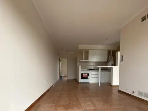 Av. Juan Domingo Peron al 1700